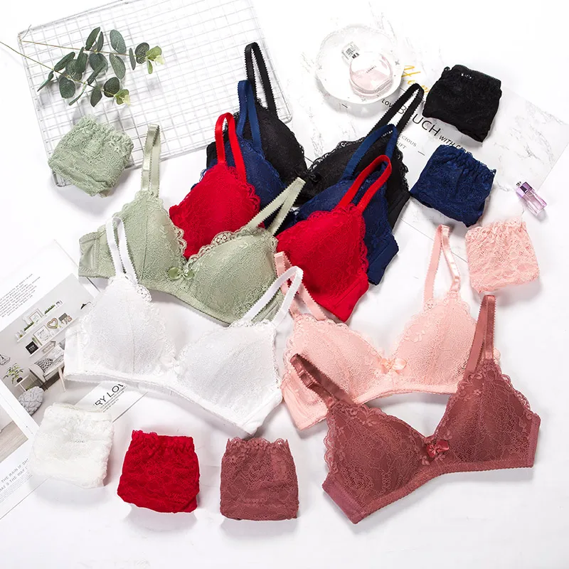 Комплект женского нижнего белья прозрачный кружевной бюстгальтер и трусы с