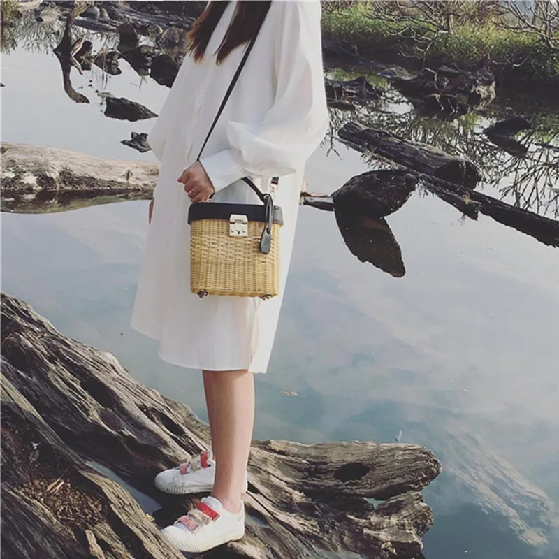 

Straw 2021 Fashion Bag Leather Handbags Women Summer Round Rattan Bag Handmade Woven Beach Bohemia Knitted Big Shoulder bag Tote