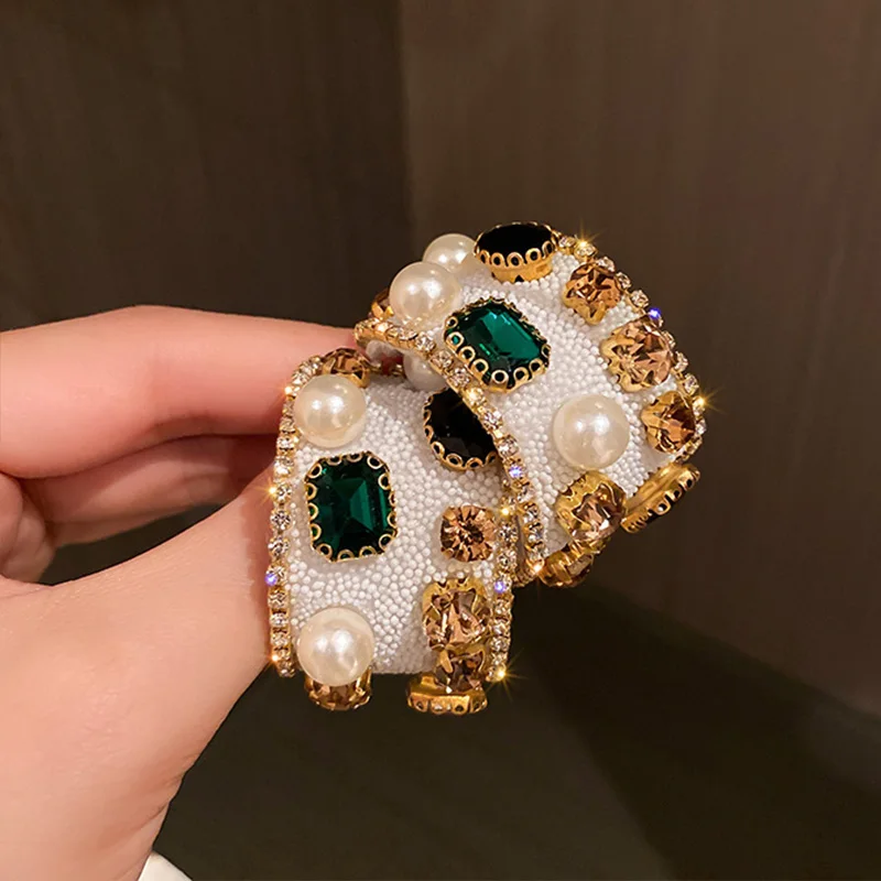 

Vintage Hyperbole Crystal Stud Earrings C Shape Geometric Pearl Earring for Women Girls Exaggerate Wedding Party Jewelry Gifts