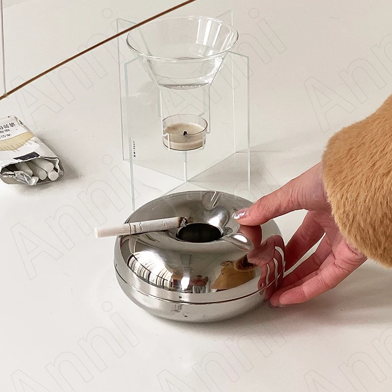 

Креативная Пончик Из Нержавеющей Стали Портативная пепельница в скандинавском стиле Современная Посеребренная зеркальная пепельница нас...