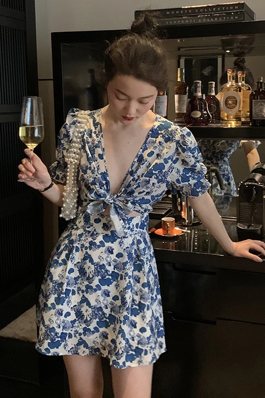 

Deep V-neck Sexy French Style Short Dress Retro Chiffon Floral Dress for Women Summer New Elegant Tight Waist Vacation Dress