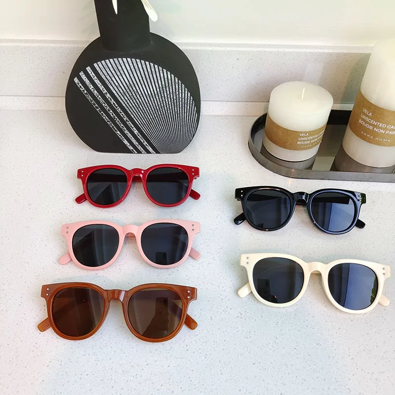 

Новинка 2021, овальные солнцезащитные очки в европейском и американском стиле ретро, модные солнцезащитные очки унисекс для вождения, круглы...