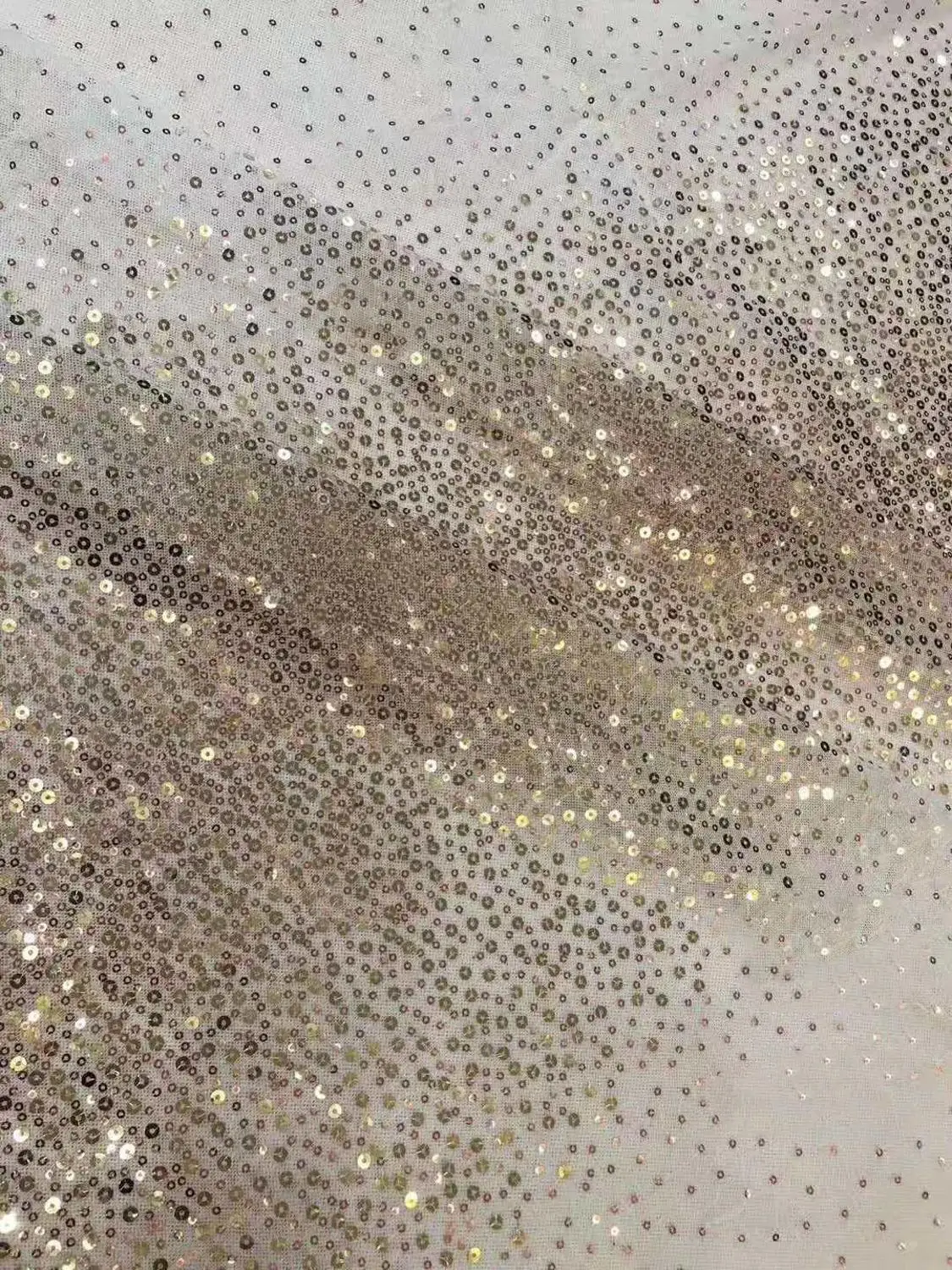 

Low price Gradient fabric/African Nigeria sequin embroidery French mesh tulle lace for sewing children's wear Women's dress