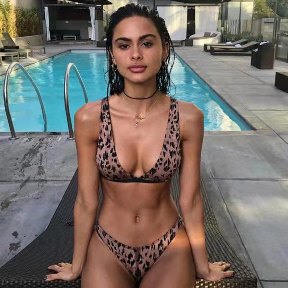 

Бикини с низкой талией из двух частей, сексуальный треугольный купальник, купальник с леопардовым принтом, летние купальные костюмы с V-обра...