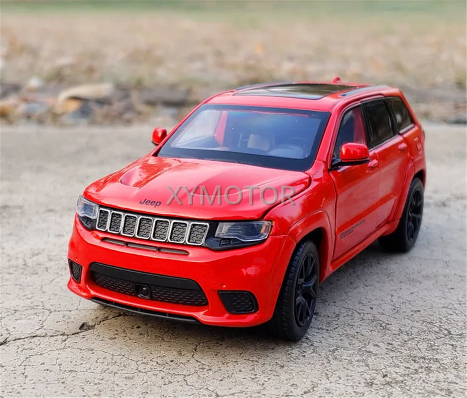 Модель литая автомобиля JKM для Jeep Grand Cherokee Trackhawk белый/черный/красный 1/32 | Игрушки и