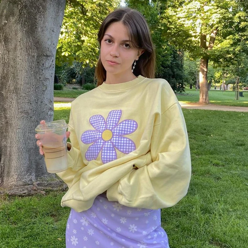 

Женский свободный пуловер с длинным рукавом, свитшот с вышивкой в клетку и аппликацией в виде цветов маргариток, y2k, модель 2021 года