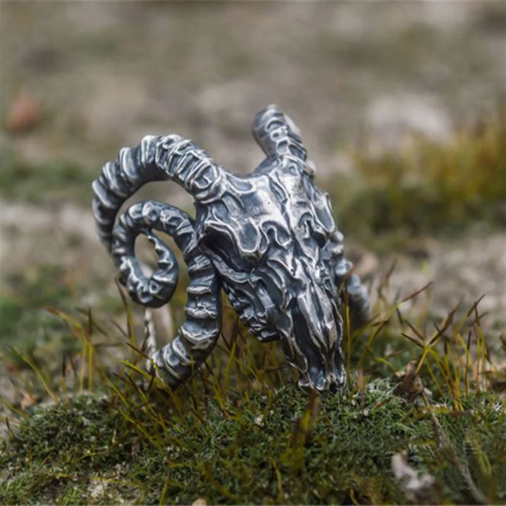 

Creative fashion hip-hop rock retro locomotive punk domineering claws skull men's open ring birthday gift jewelry wholesale