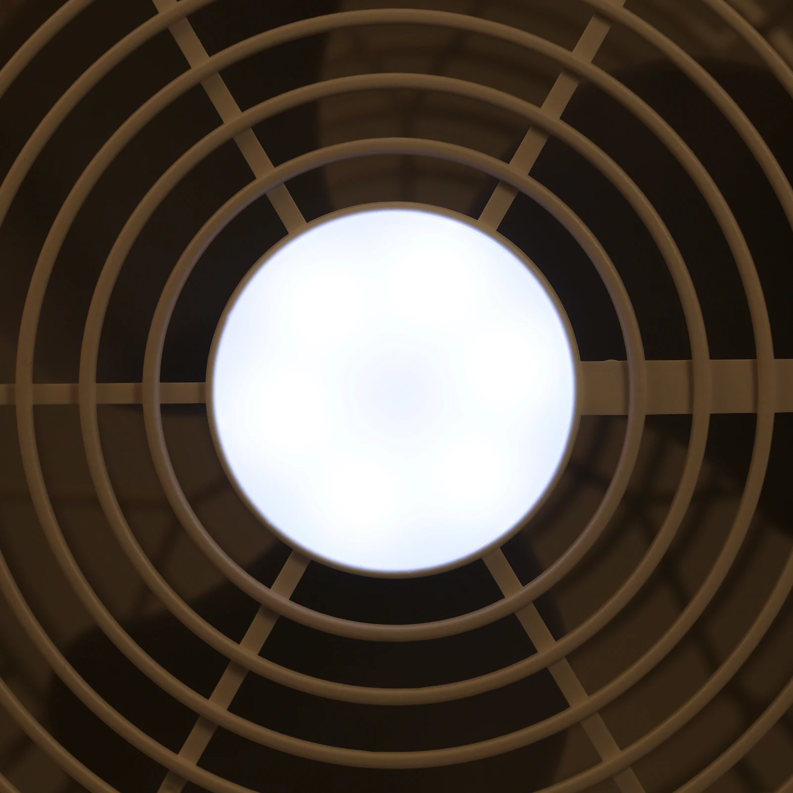 

2 in 1 LEDs Fan Light Cooling Fans USB Rechargeable 4*1200mAh Battery 3 Speeds Lamp Desktop Fan for Living Room Table Lamp Light