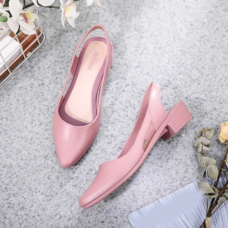 Весенние женские удобные туфли лодочки с острым носком на среднем каблуке без