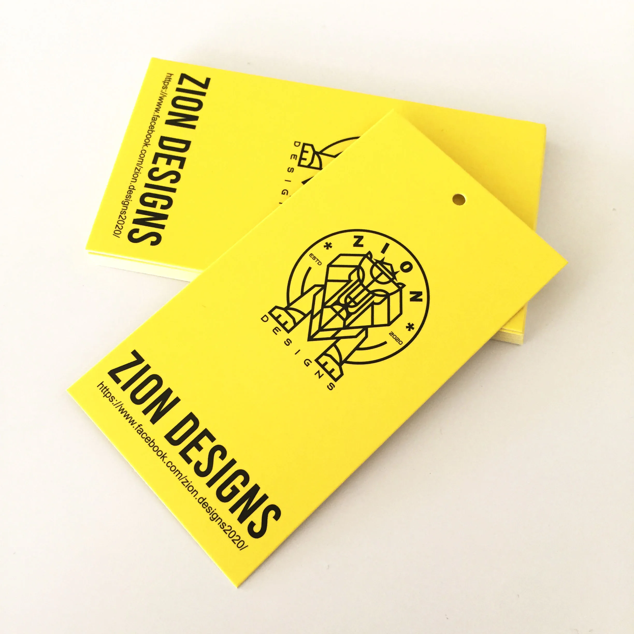 

High Quality Custom 400Gsm Double CMYK Printing Logo Clothing Yellow Art Paper Tags