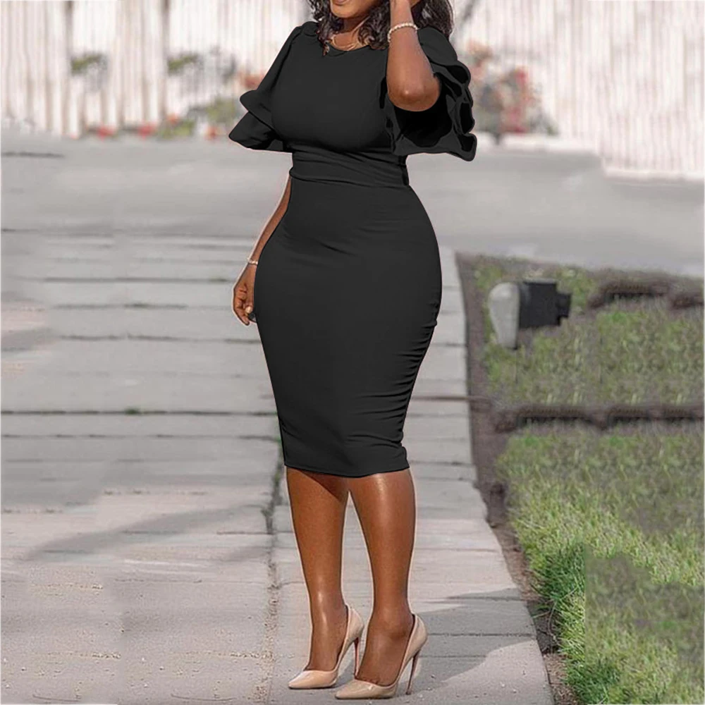 Женское облегающее платье средней длины розовое в африканском стиле для