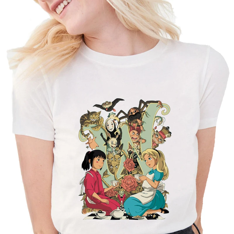 Женская футболка с короткими рукавами белая из мягкого хлопка героями