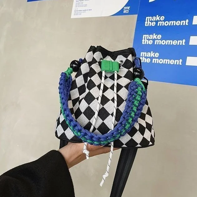 

Simple Women's Designer Plaid Bucket Purse Handbags Contrasting Color Female Woven Strap Shoulder Bag Girls Small Messenger Bags