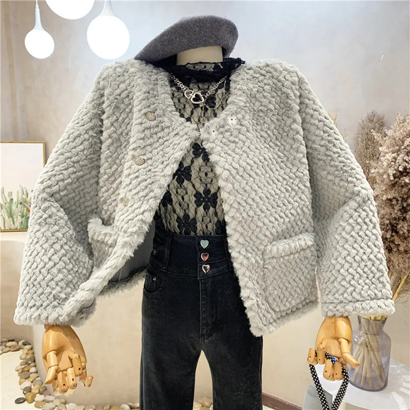 

Новая женская одежда нишевого дизайна осень-зима 2021 модное темпераментное универсальное короткое плюшевое пальто с длинным рукавом