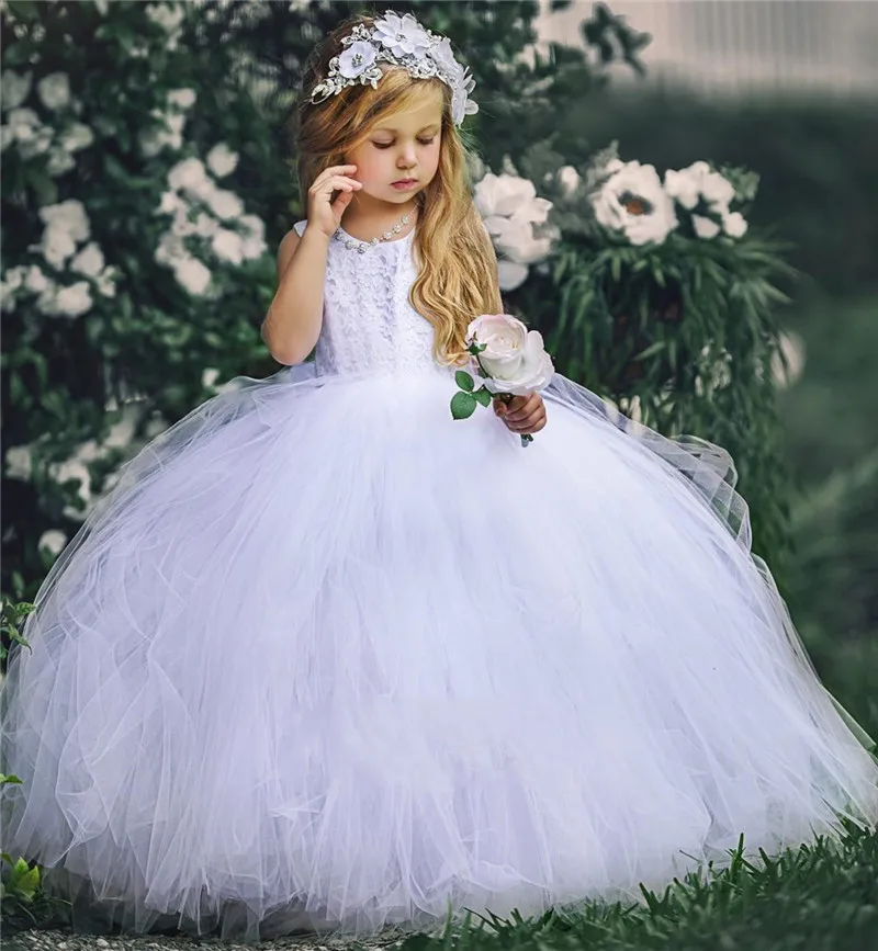 

White Flower Girls Dresses Sleeveless Open Back Sweep Train with Sash Lace Appliques Pageant Ball Gowns Communion Dress