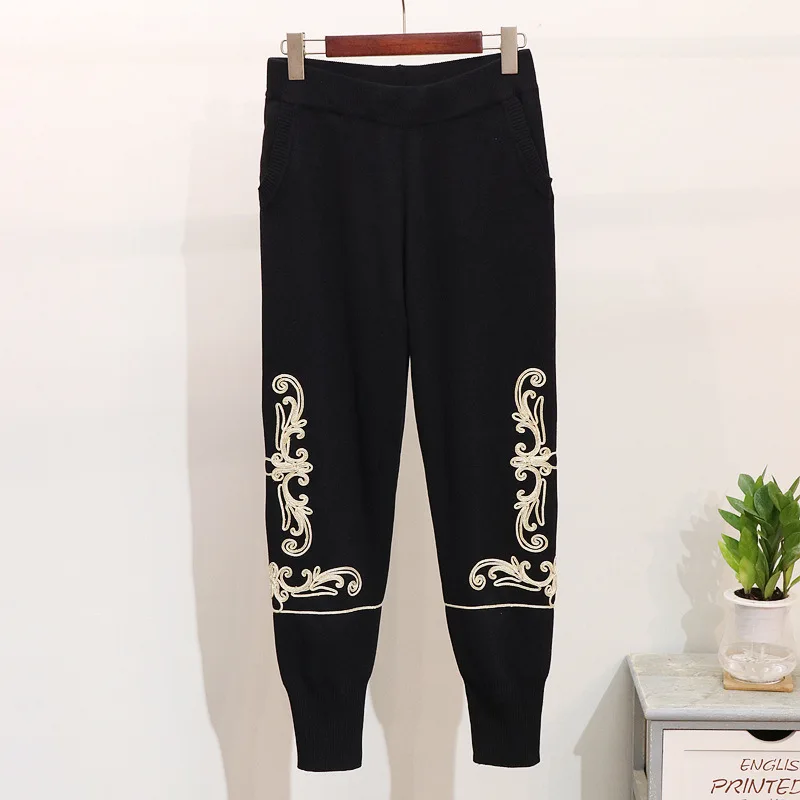 

Women Printed Embroidered Knit Suit 2019 Autumn New Splice O-Neck Top And Harem Pants Two Piece Set Women Casual Sweater Set