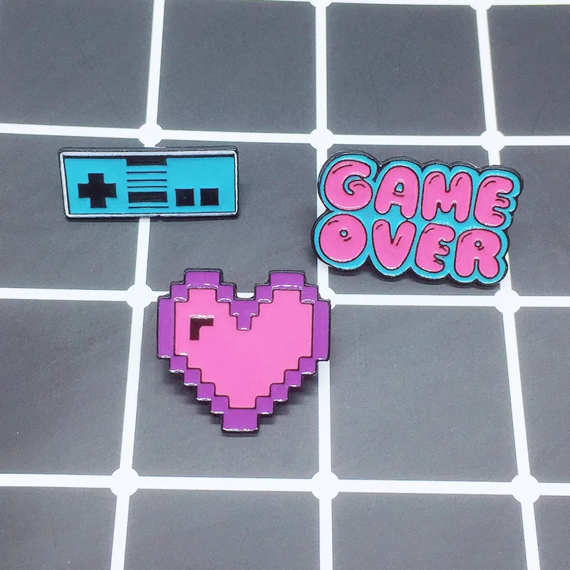Мультфильм видео геймпад любовь броши с буквами для женщин вкус эмаль булавки