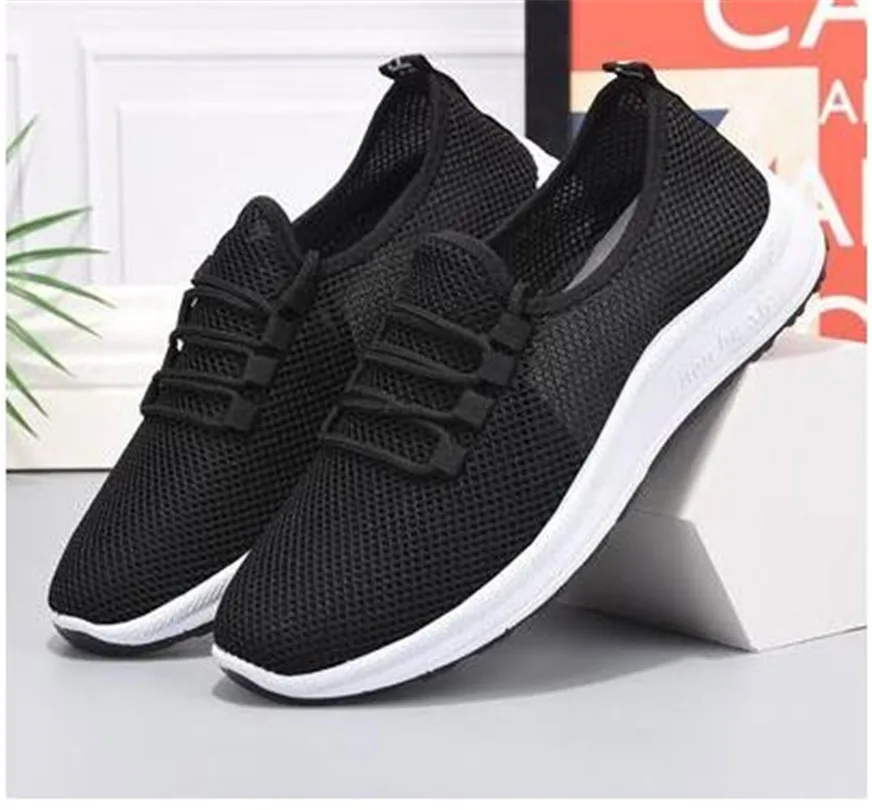 

2021 Men Running Shoes Breathable Outdoor Male Casual Man Sneakers Couple Walk