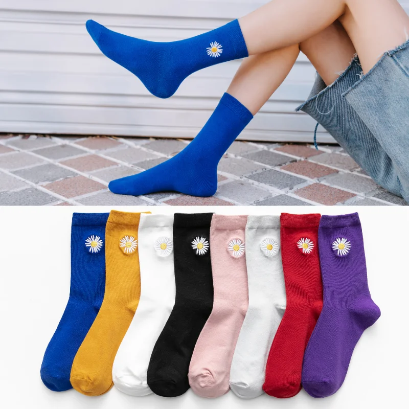 

Crew Socks Women G-Dragon Trend Daisy Embroidery Flowers Cotton Socks Elastic Socks White Black High Quality Unisex Socks Print