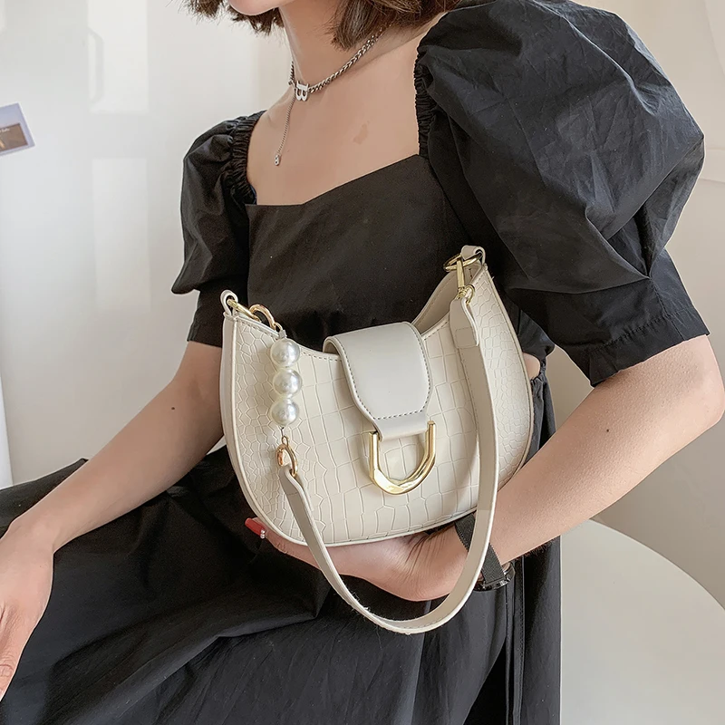 

Casual Stone Pattern Saddle Women Shoulder Bag Designer Pearls Chains Crossbody Bags for Women 2021 Solid Color Women's Bag Chic
