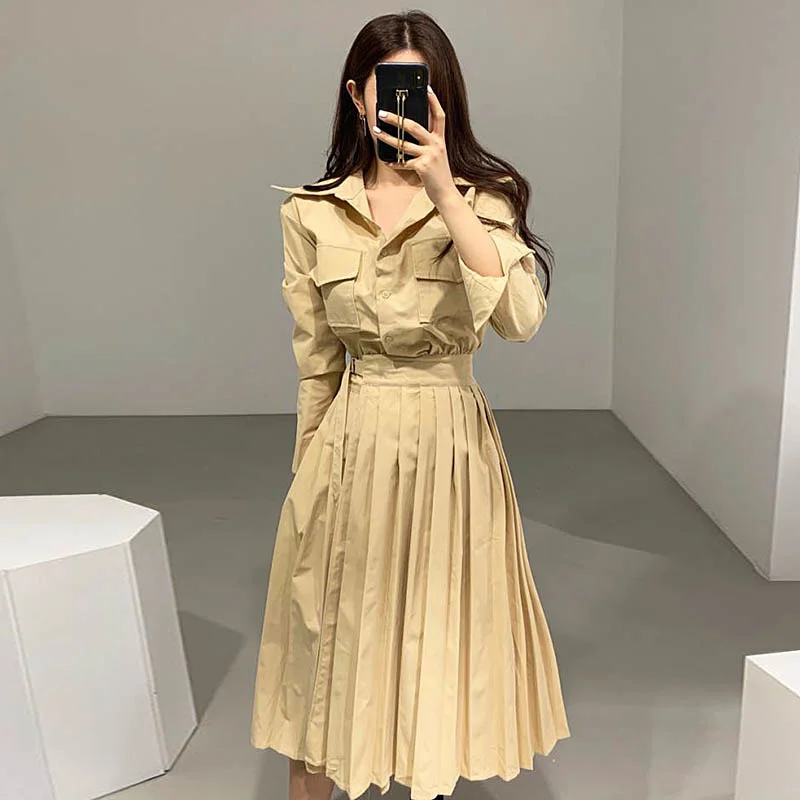 

Женское плиссированное платье средней длины, однобортное платье с отложным воротником, поясом и карманом, модель 2021 X862 в Корейском стиле