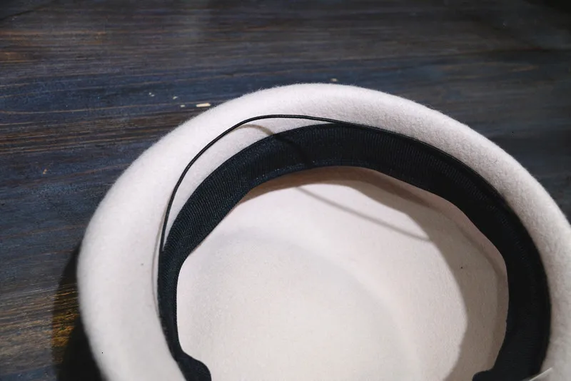 

Ladies Wool Beret Cocktail Hat Wedding Fascinator Hats For Women Formal Pillbox Felt Party Flower Fedoras Chapeau Femme Vintage