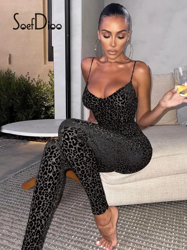 

Soefdioo Black V Neck Sleeveless Slim Jumpsuits Women Sexy Backless Skinny Fitness Sporty Rompers Fall 2021 Fashion Streetwear