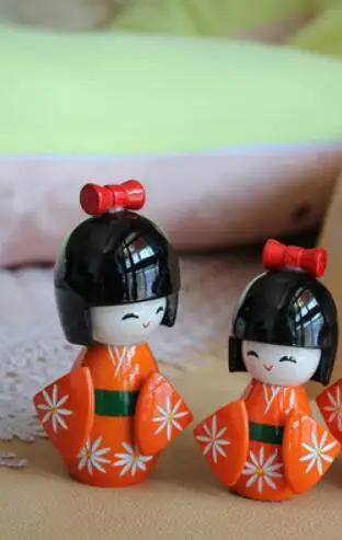 2 шт. Новые милые ручной работы восточные японские темно-красные куклы Кокеши на деревянной подставке.
