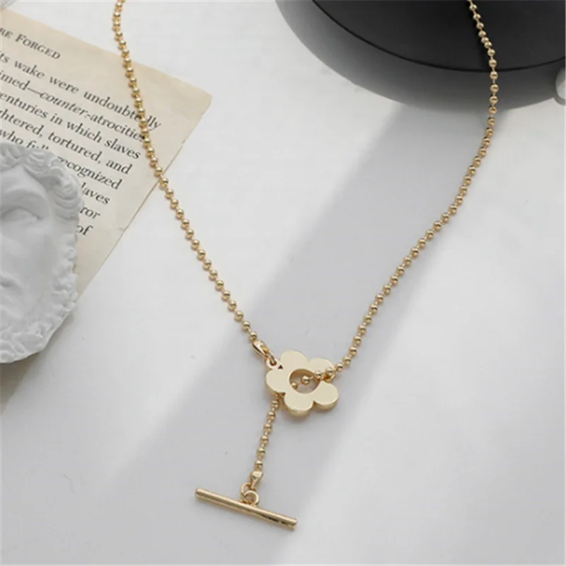 

Simple and Versatile Niche Design Sense Cold Wind Necklace Temperament Short Clavicle Chain Women's Holiday Gift Party Jewelry W