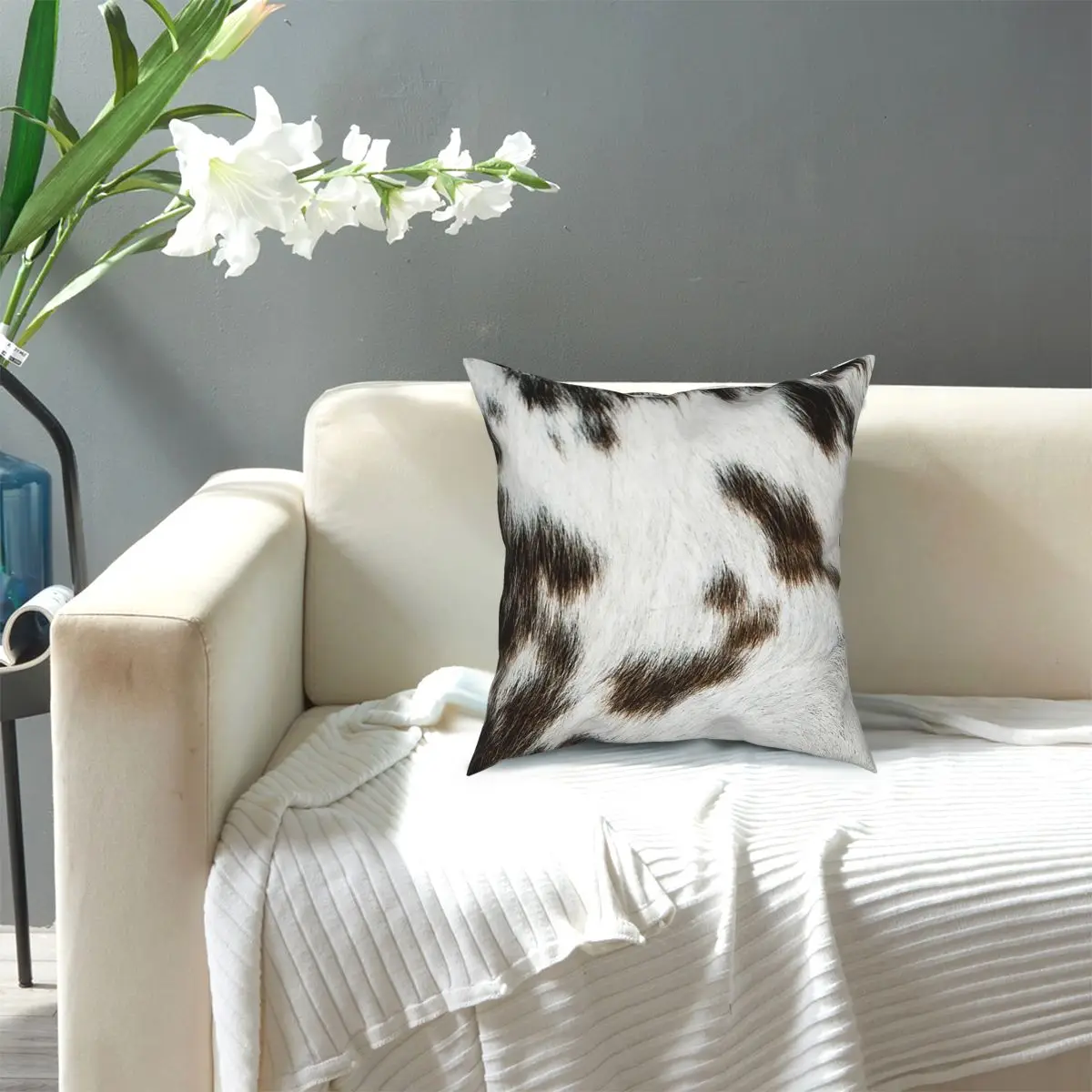 

Cowhide Detail Fur Calf Pillow Case Decoration Cow Animal Cushions Throw Pillow for Car Polyester Double-sided Printing Casual