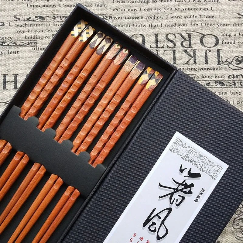 

5 Pairs Japanese Wooden Chopsticks Hand-Carved Tortoise Shell Red Sandal Wood Chopsticks Craft Wooden Chopsticks Nail Chopsticks