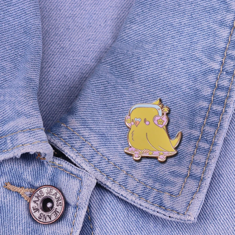Sk8r Birb Kawaii эмали штырь мультфильм Пастель 90s вдохновил Скейтбординг волнистый