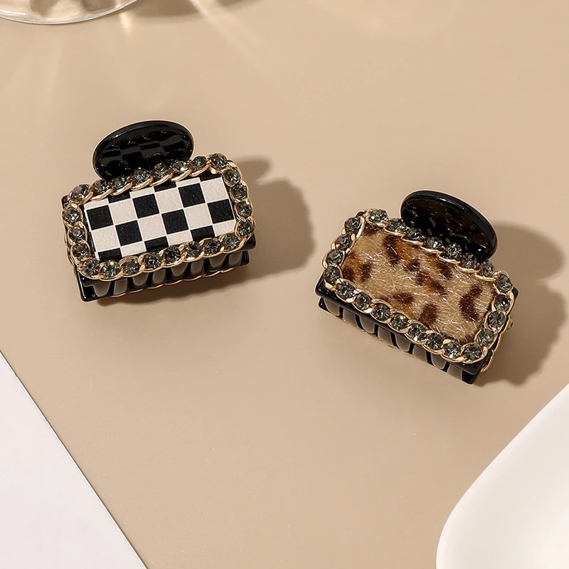 

Hot Selling Korean Mini Chessboard Black And White Rhinestones Grip Clip Simple Fashion Leopard Print Hairpin For Woman Girls
