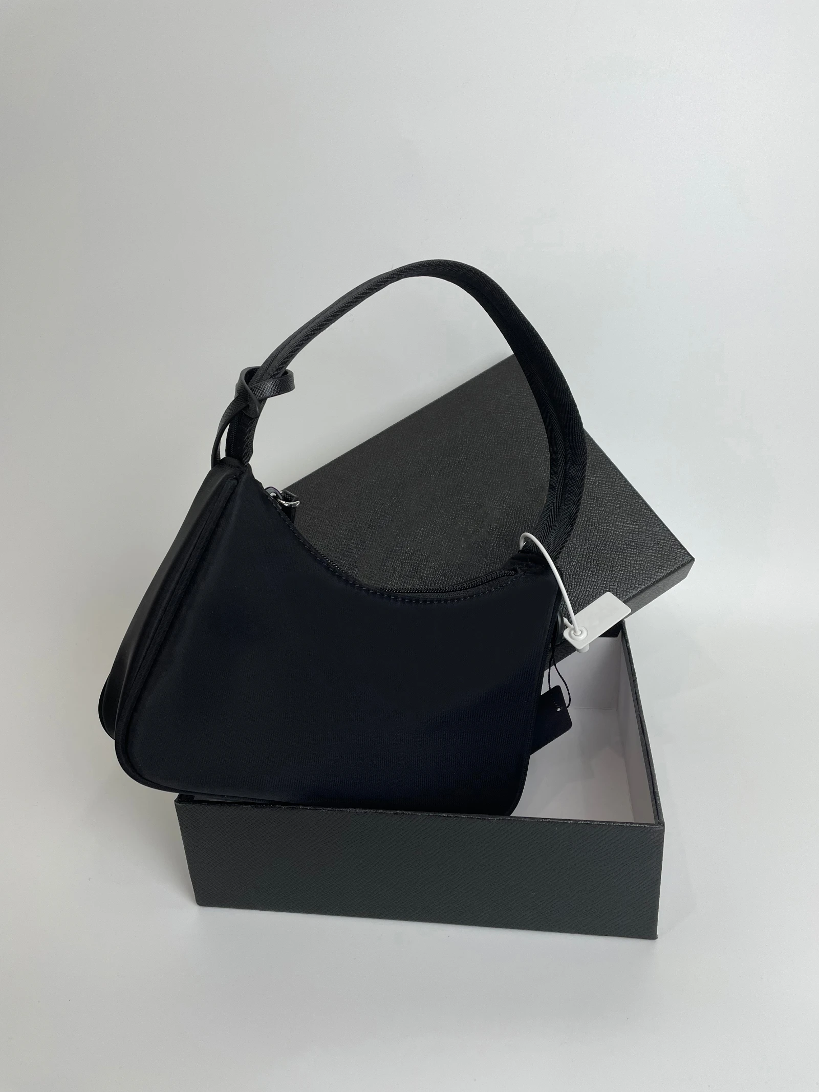 Clean White High Quality nylon cloth shoulder bag，ladies fashion designer messenger bag，handbag Underarm bag |