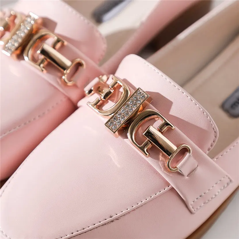 Женские лоферы в английском стиле Мокасины с цепочкой из горного хрусталя цвета: