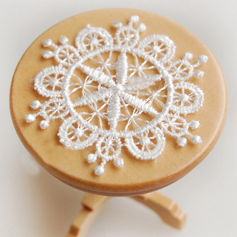 Новинка в масштабе 1:12 миниатюрные украшения мебели белый вязаный стол подставка