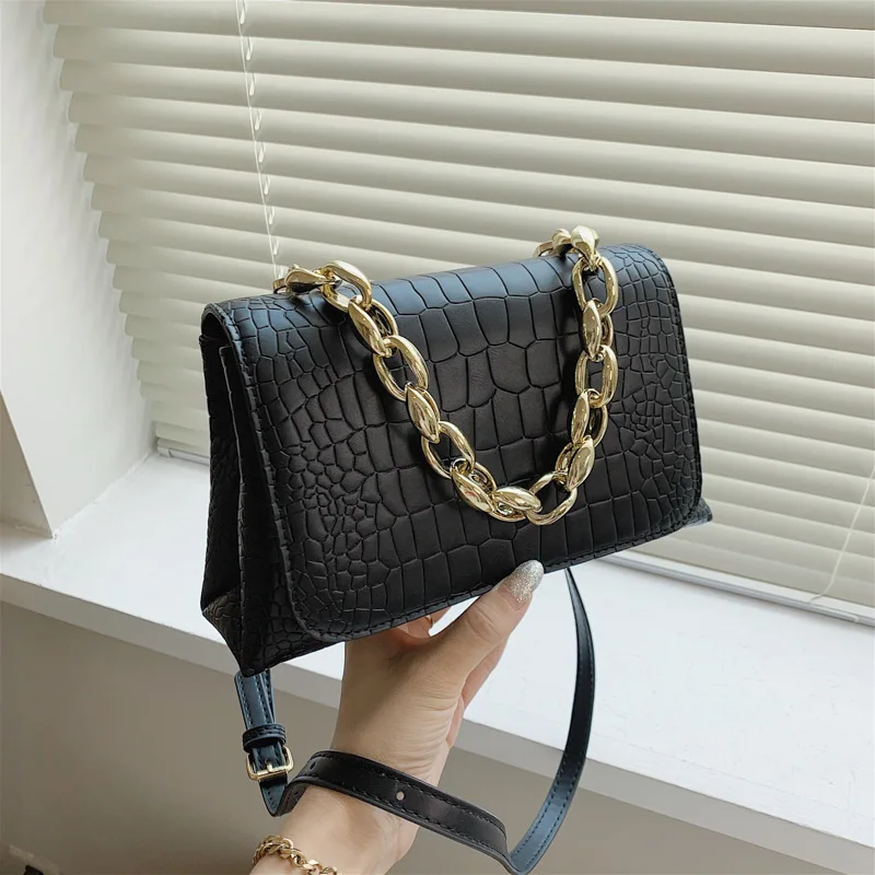 

New 2021 Fashion Ladies Popular Messenger Bag Thick Chain Western Style Shoulder Bag Girl Small Square Bag Texture Female Bag