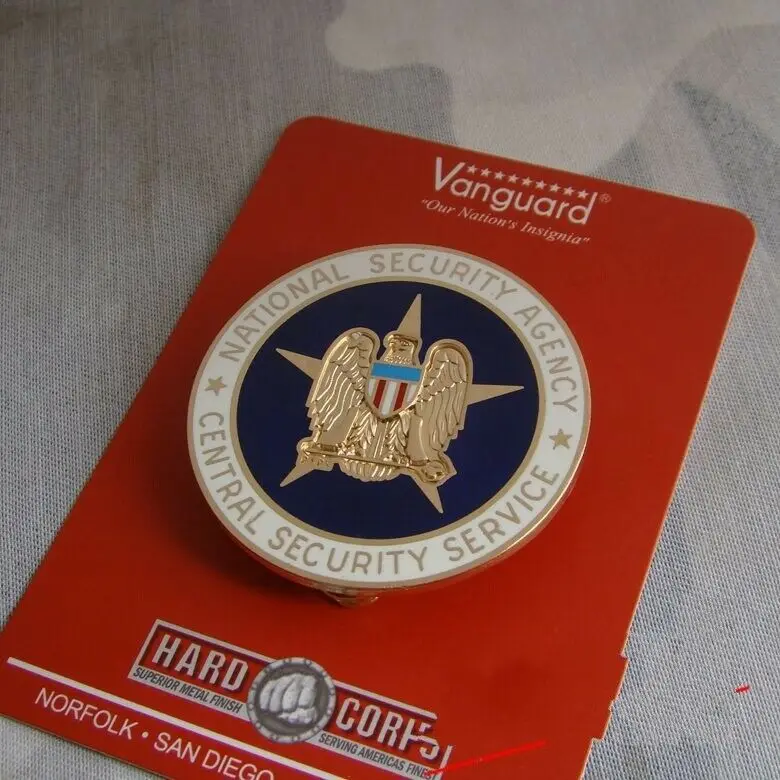 Металлическая брошь в стиле милитари с идентификацией армии |