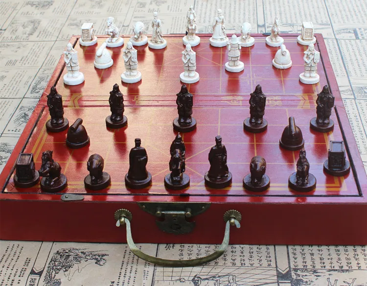 

Retro Creativity Portable Checkers Fold Travel Leather Borad Garden Board Chess Character Pieces Szachy Family Games EK50QL