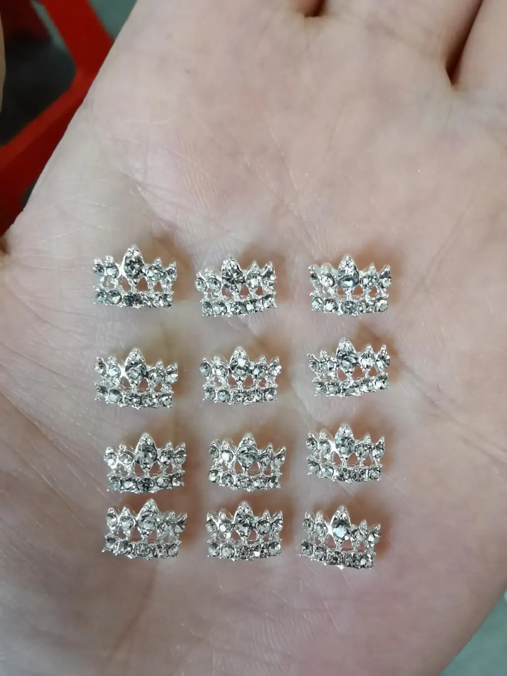 

100pcs-Accessories For Nails Alloy Crystal Queen Crown Rhinestone Diamond Jewelry Charm Manicure Supplies Nail Decorations 6*9mm