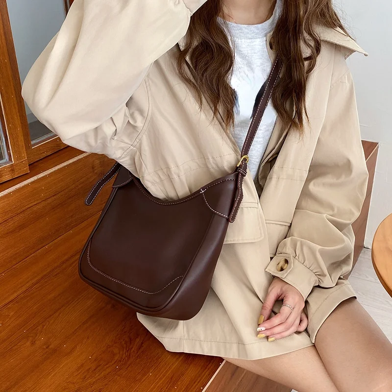 

2022 Winter Women Handbags Female Designer Shoulder Bags for Travel Weekend Feminine Bolsas PU Leather Large Messenger bag