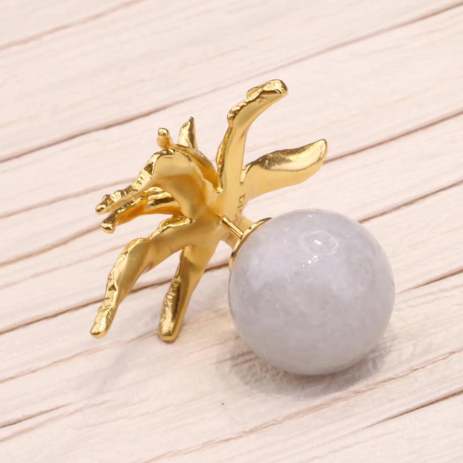 

Marble Flower Earrings female super immortal atmospheric style retro Japanese Korean exaggerated hand carved petals