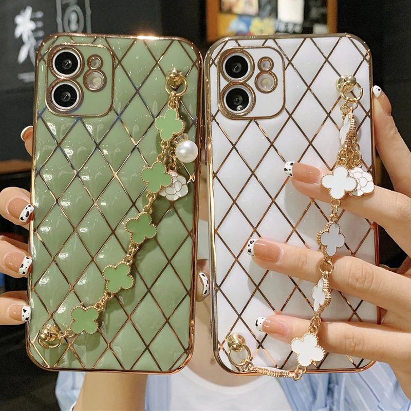 

Chain Bracelet 3D Diamond Lambskin Phone Case For iphone 12 Mini 13 11 Pro XS Max SE 2020 XR X 7 8 Plus Silicone Soft Back Cover