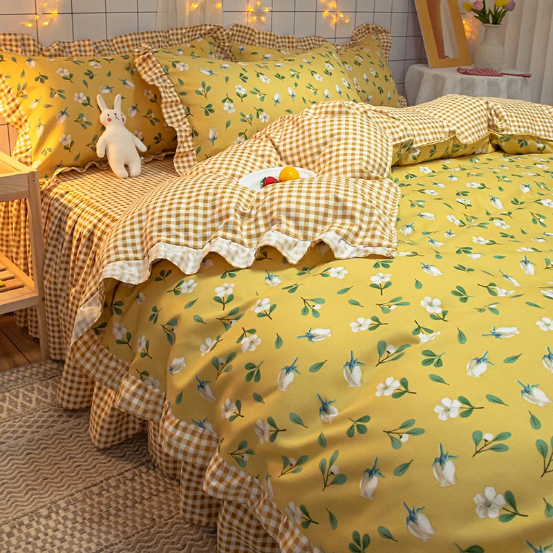 

Korean Yellow Bedclothes Luxury Duvet Cover Set Romantic Lace Girls Princess Quilts Cover Queen Full Single Flowers Bedding Sets