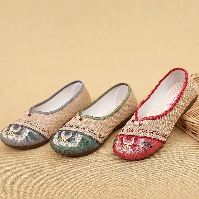

Hand Made Womens Shoes Retro Embroider Vulcanized Shoes Soft Non-slip Mother Old Beijing Flats Casual Shoes