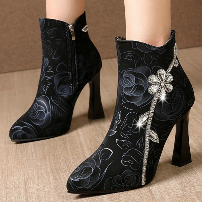 

Autumn/Winter Women Boots Flock Floral Crystal Flower Decoration High Thin Heel Zip Pointed Toe Elegant Mature Ladies Shoes 2020