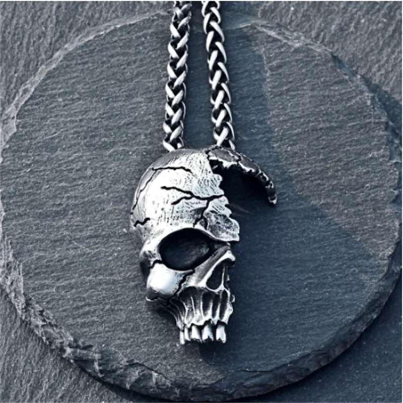 

Gothic Half Face Stainless Steel Skull Head Pendant Necklace Men Chain Punk Street Biker Skull Necklace Fashion Goth Wholesale