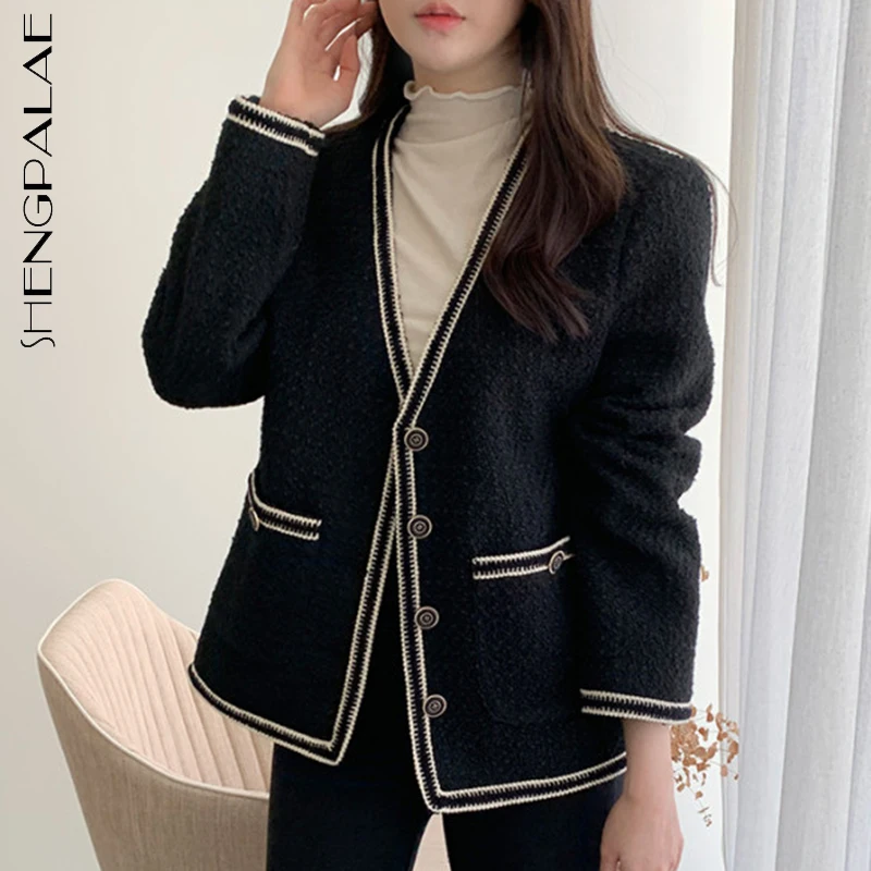 

Coats & Jackets