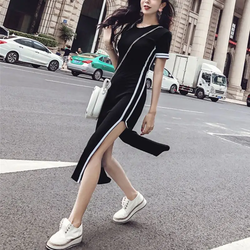 Черное платье с разрезом летнее женское облегающее открытой спиной модное