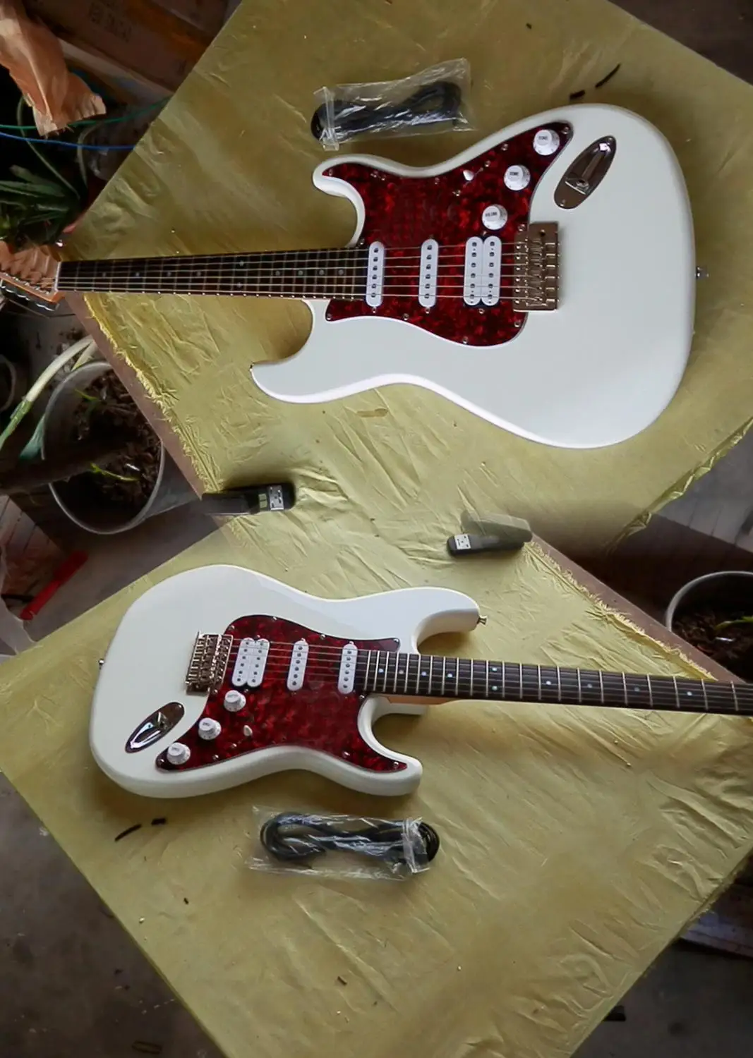 Китайская гитарная фабрика новая белая электрическая гитара бесплатная